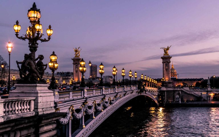 France-Paris-R5scocnOOdM-Photo by Léonard Cotte on Unsplash