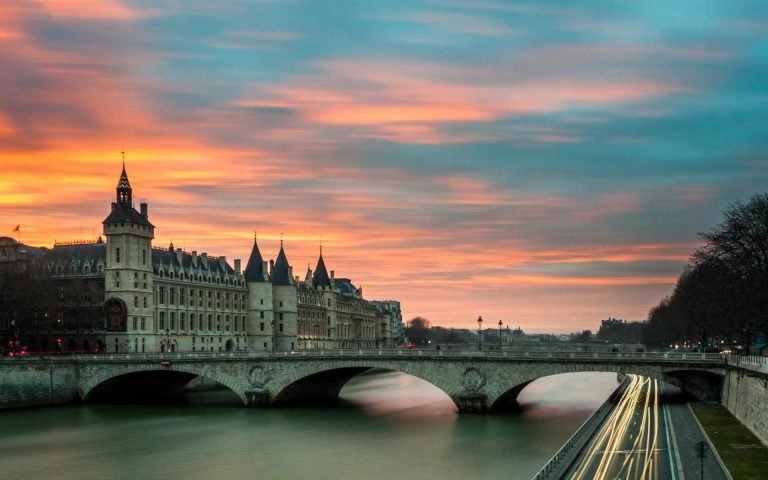 France-Paris-mEfIhOTH27w-Photo by Bruno Abatti on Unsplash