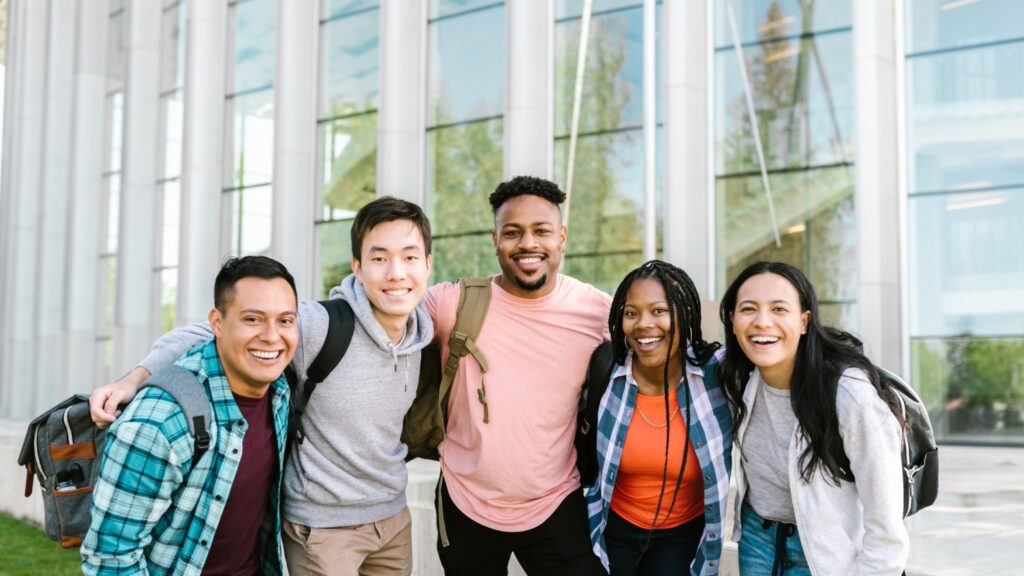 10 Best Extracurricular Activities for College Applications in 2026