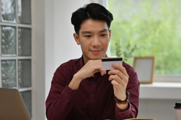 The Best Travel Credit Cards for Students in 2026