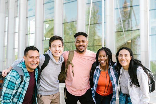 10 Best Extracurricular Activities for College Applications in 2026